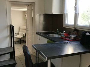 Duplex meublé dans maisonnette place Clovis Hugues