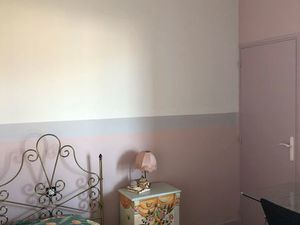 Location étudiante chambre meublée avec salle d'eau