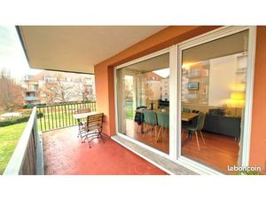 F4 tout équipé avec Terrasse  double garage et parking en résidence de standing