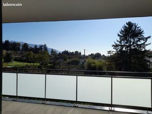 Loue T2 récent 49m2 avec balcon 11m2 avec garage