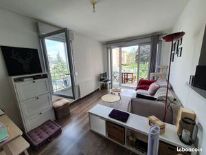 Appartement F2   lumineux avec terrasse et place de parking en sous sol