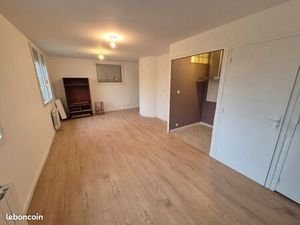 Appartement avec grand garage et jardin