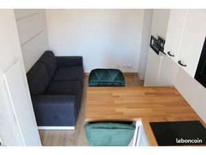 Charmant studio métro Hoche