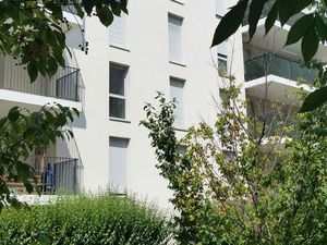 Résidence récente et calme