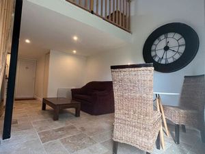 Studio meublé au calme à l'année