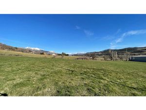 Vente terrain 713 m² à Gap (05000)  156 000 €