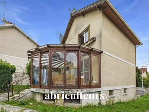 Maison à très fort potentiel de 130 m² - Quartier très recherché - Sur 3 niveaux - Villemo