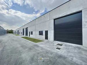 Kwalitatief en goed geïsoleerd NB MAGAZIJN (271m²)  voorz...