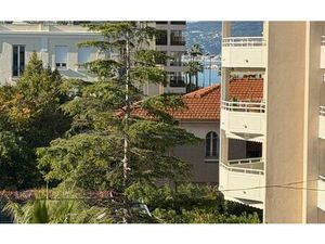 Location appartement  24.39 m² T-1 à Cannes  800 €