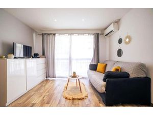 CANNES à vendre studio meublé 23 m2 rue d'Antibes refait à n