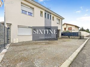 Immeuble 151 m² Roussillon