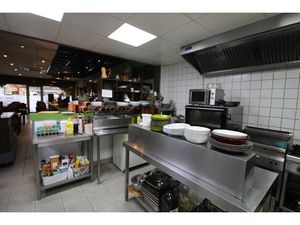 MURS et FONDS DE COMMERCE RESTAURANT DE 100 M2.