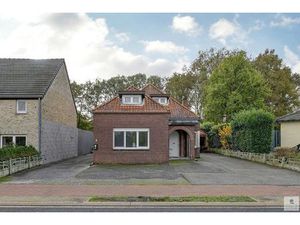 Te renoveren tweegezinswoning