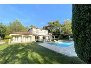 VERNÈGUES : Villa T6 avec PISCINE SUR TERRAIN DE 2672m²
