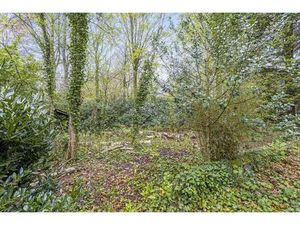 Perceel (1.100m²) langs De Linde / Puienbroeklaan te Sint-Kruis (Brugge)