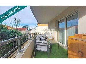 GRAND APPARTEMENT T4 DE 100M² AVEC TERRASSE  2 GARAGES ET UNE CAVE