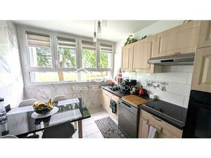 Appartement 79 m²   trois chambres  refait à neuf