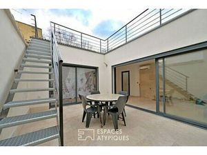 Entre rooftop et patio  rénovation soignée proche des remparts