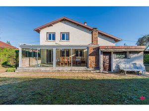 Maison à vendre à Meyzieu - 5 pièces  4 chambres  calme et confort