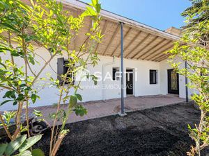 Maison de ville en pierre à rénover intégralement avec jardinet