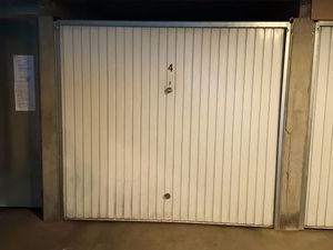 Loue box a garage sur pertuis