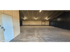 Entrepôt de stockage 220m²