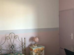 Location étudiante chambre meublée avec salle d'eau