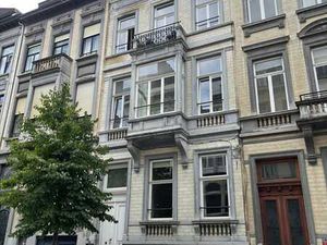 ENTRE LOUISE & FLAGEY - MAGNIFIQUES BUREAUX À LOUER