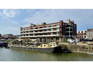 Bureau loft moderne à louer dans le Handelsdokcenter à Gand