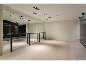 Local commercial d'environ 54m² à vendre dans le centre de R