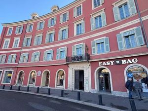 Location locaux professionnels 119 m² à Nice (06000)  2 634 €