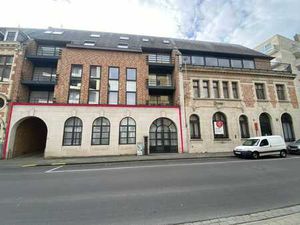 Complexe de bureaux comprenant 2 appartements dans le centre