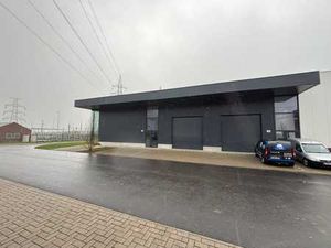 Entrepôt à louer - Parc industriel Polissou 38