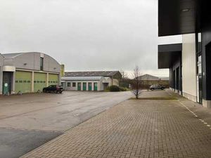 Entrepôt à louer - unit 18 et unit 24