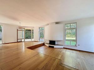 Rez-De-Chaussée à louer avec terrasse et jardin   Uccle (VWD16027)