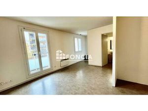 CENTRE CASTANET TOLOSAN. T1 BIS DE 32.50 M2 AVEC TERRASSE DE 9 M2. SITUE AU CALME. PARKING