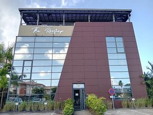 IMMEUBLE RÉCENT DE 612 m² - SOUS GARANTIE DÉCENNALE