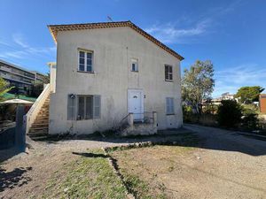 LE CANNET - Lot de 3 appartements de type 2 pièces à rénover