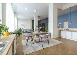 T4 DE CARACTÈRE AUX VOLUMES GÉNÉREUX – RARE TROISIÈME ÉTAGE À SAINT-OUEN