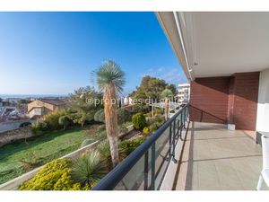 Sète  appartement T2 avec terrasse  vue mer  garage 