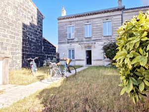 BORDEAUX TONDU - GRANDE MAISON FAMILIALE AVEC JARDIN ET DEPE