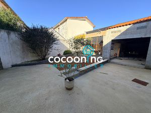 Maison de village atypique à Monnières