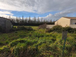 Axe 4 voies La Rochelle / Niort  terrain à vendre de 524m²