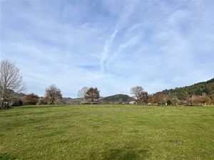 Terrain plat constructible à 5 minutes de Malemort