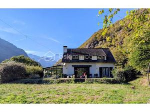 Maison traditionnelle de 185 m² à Cette-Eygun