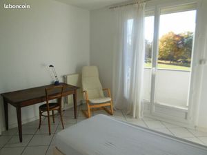 Chambre meublée avec balcon dans appartement calme Bordeaux Bruges