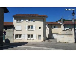 Particulier loue maison de village 3p+c  114 m² et garage à Champ Sur Drac Village