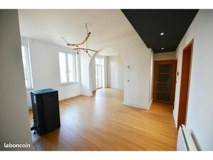 À louer – Cambrai (59400) – T5 bis duplex 127 m² env. – prestations haut de gamme – dispon