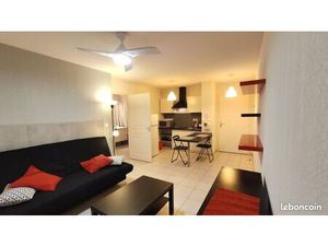 Location à l'année studio meublé dans résidence récente sécurisée