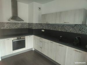 T3 lumineux – Lille Porte d’Arras – Métro 2 min – Loggia + Parking